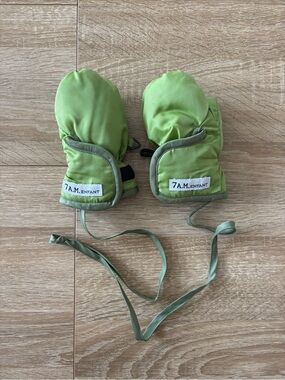 7 A.M. Enfant Classic Warm Winter Mittens 6-12 months